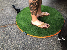 Load image into Gallery viewer, Surf Grass Mat Round 34" - Circle Up
